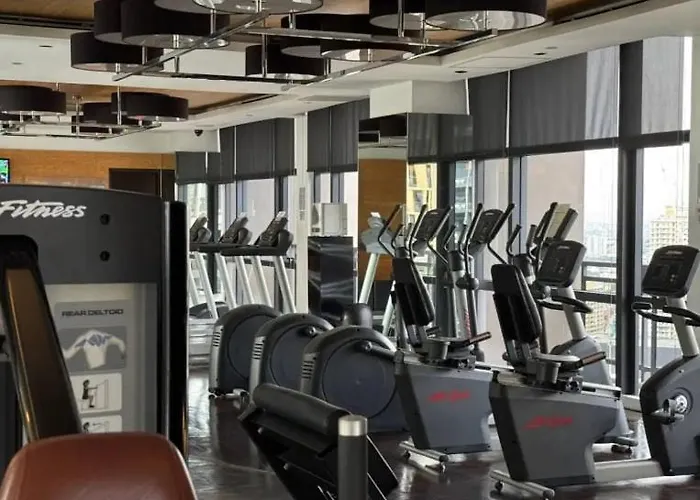 New 1br In Makati Near Royal Club & Rooftop Bars